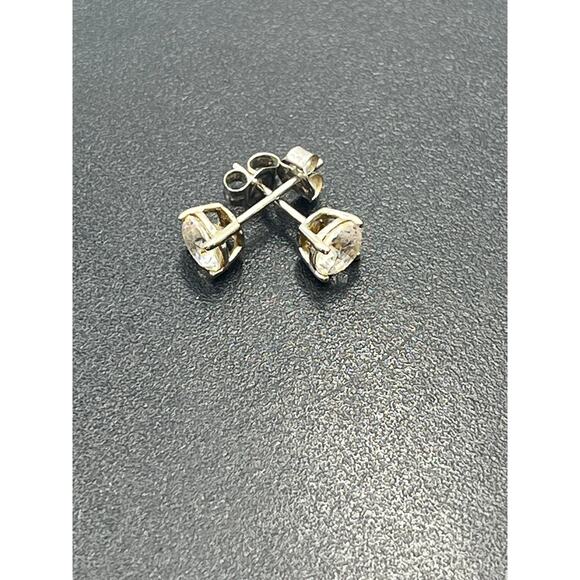 Ross Simons 14K White Gold Round Prong Set Post Stud Earrings 5.7mm 0.98 grams - Picture 3 of 10